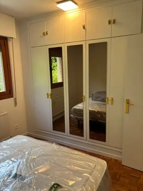 Schlafzimmer von Wohnungen zur Miete in  Pamplona / Iruña mit Heizung, Parkett und Terrasse