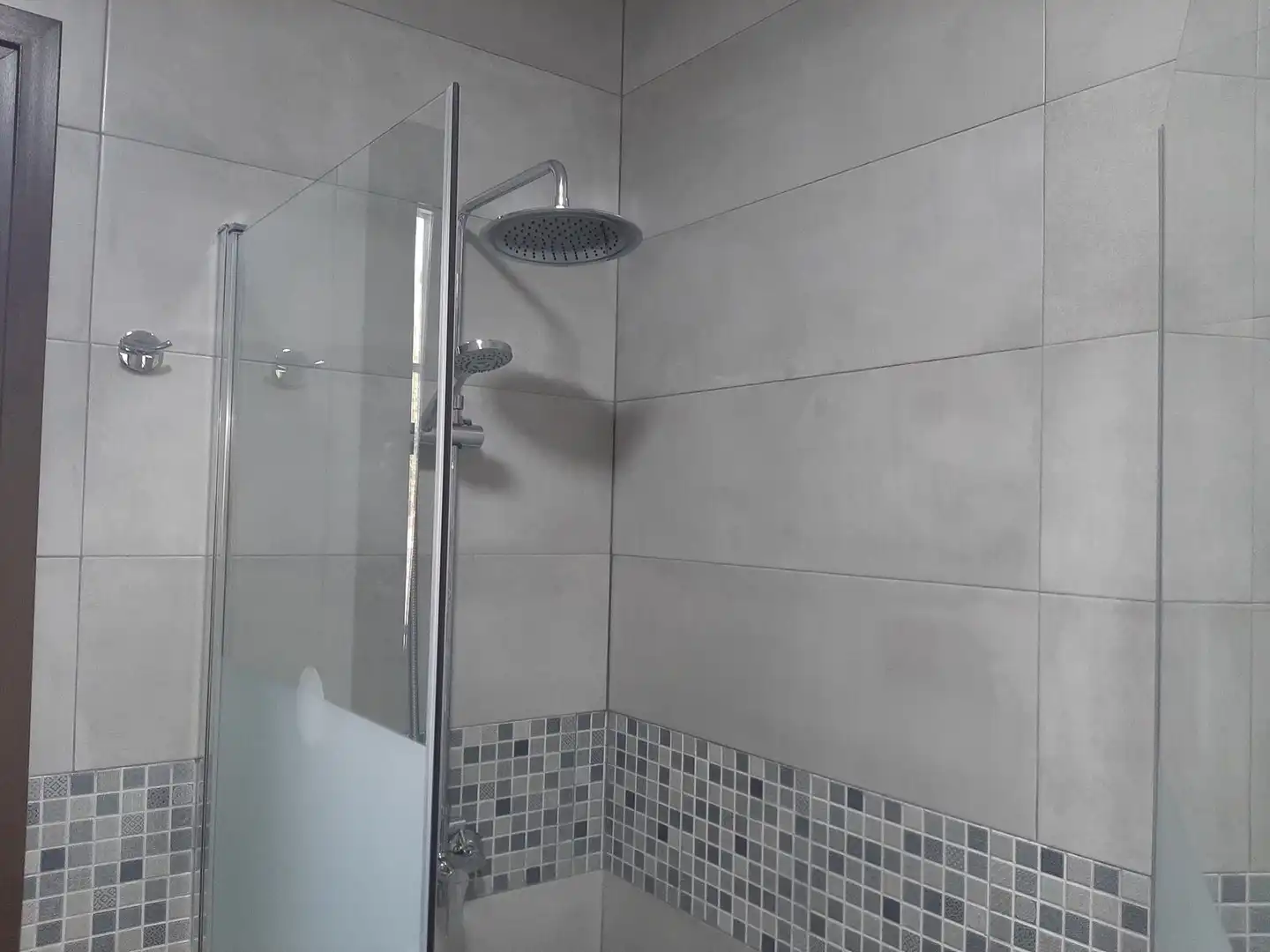 Baño de Finca rústica de alquiler en El Gastor con Aire acondicionado, Terraza y Piscina