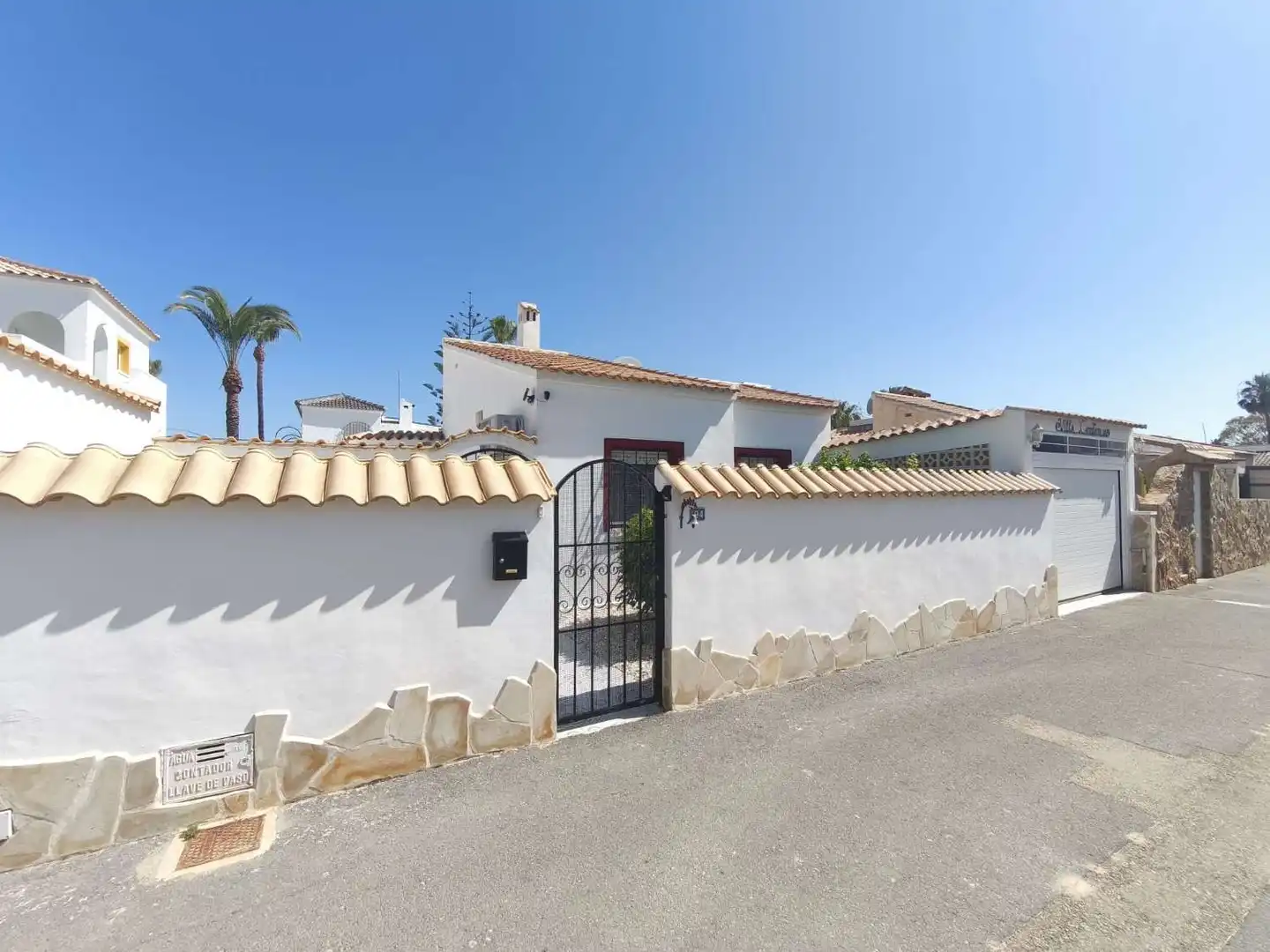 Vista exterior de Casa o chalet en venta en Orihuela con Aire acondicionado, Trastero y Piscina