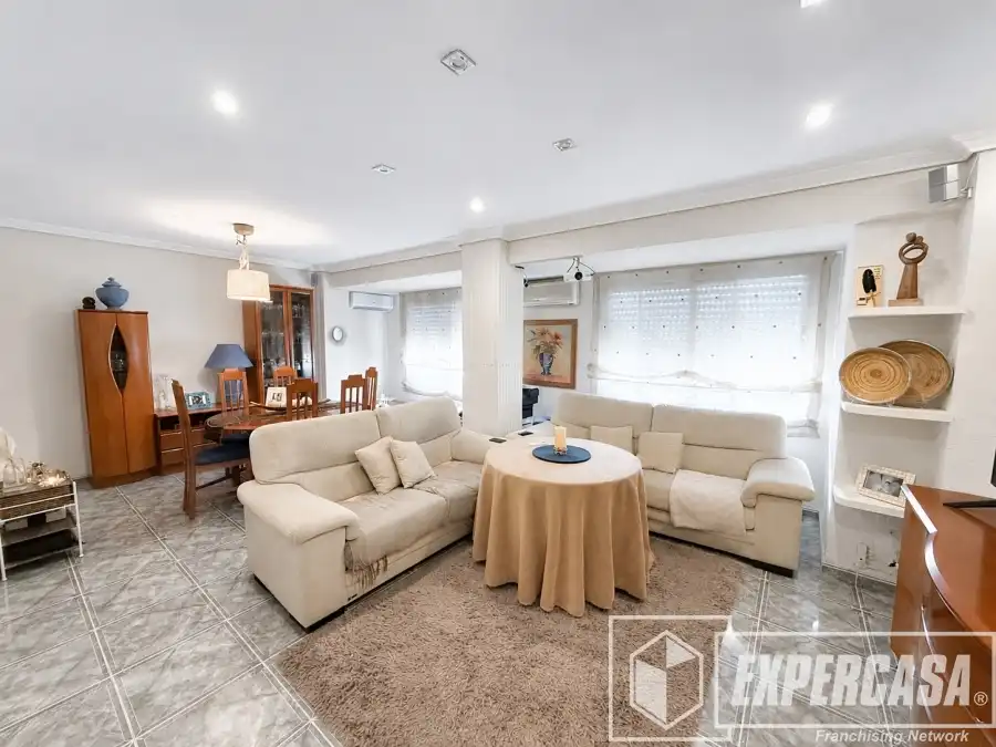 Sala d'estar de Pis en venda en Llíria amb Aire condicionat, Terrassa i Traster