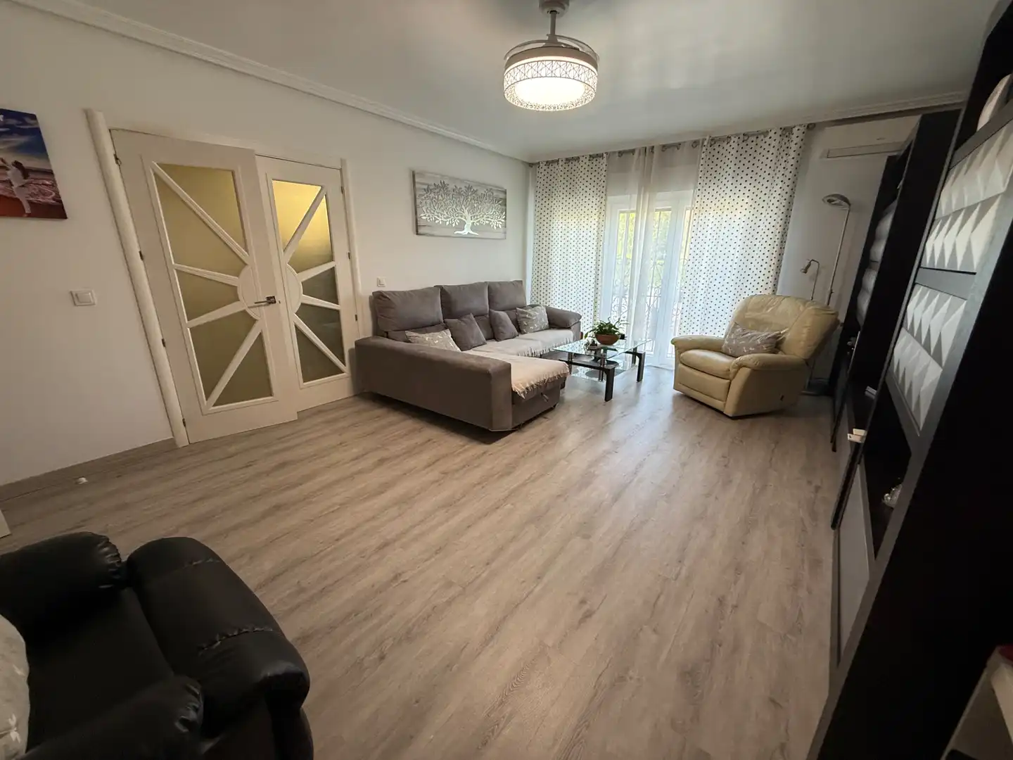Sala de estar de Casa adosada en venta en Arganda del Rey con Aire acondicionado, Calefacción y Jardín privado