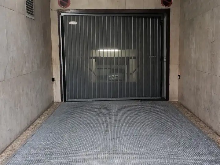 Parkplatz von Garage zur Miete in Valencia