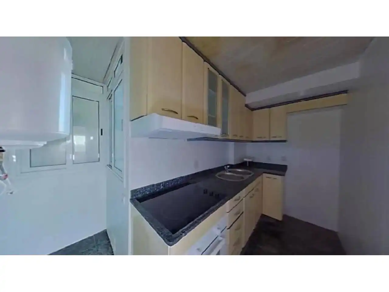 Cocina de Piso en venta en Cornellà de Llobregat
