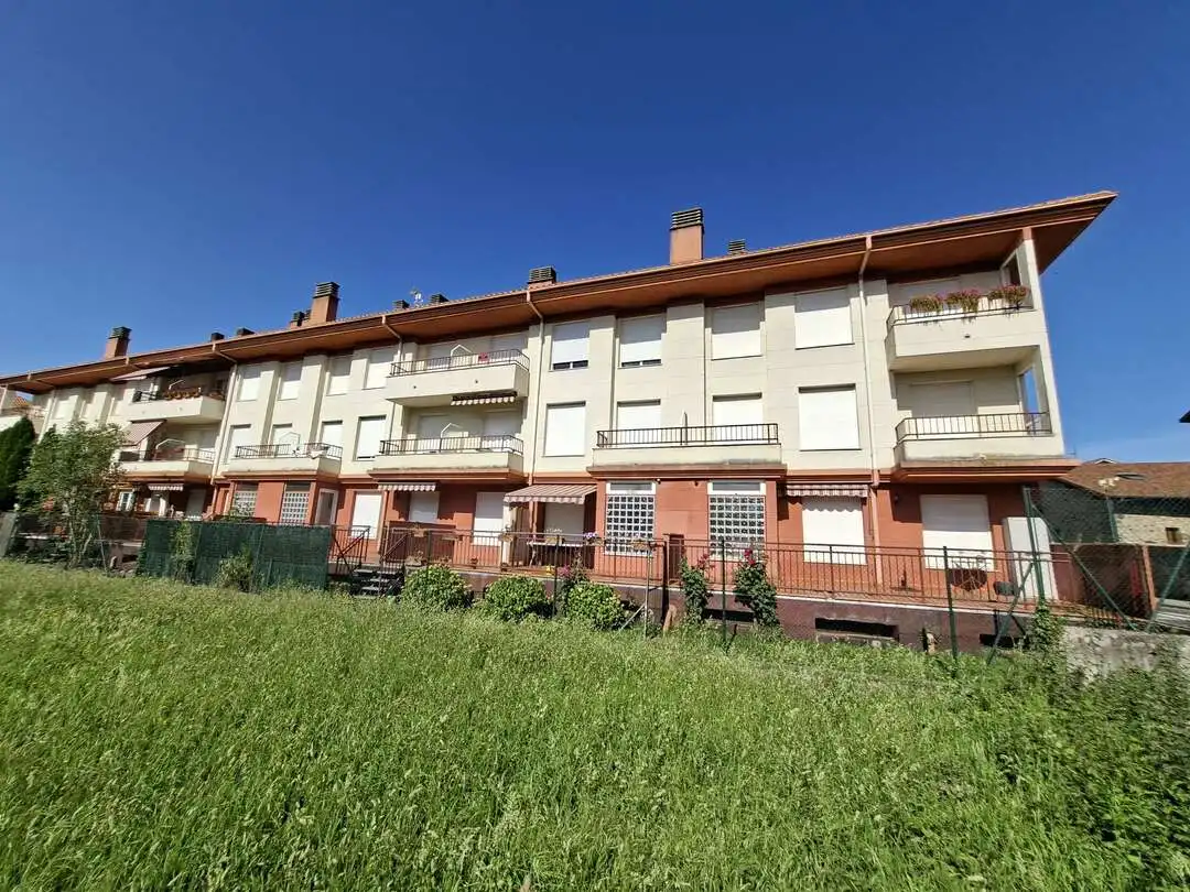 Vista exterior de Piso en venta en Otxandio con Calefacción, Amueblado y Balcón