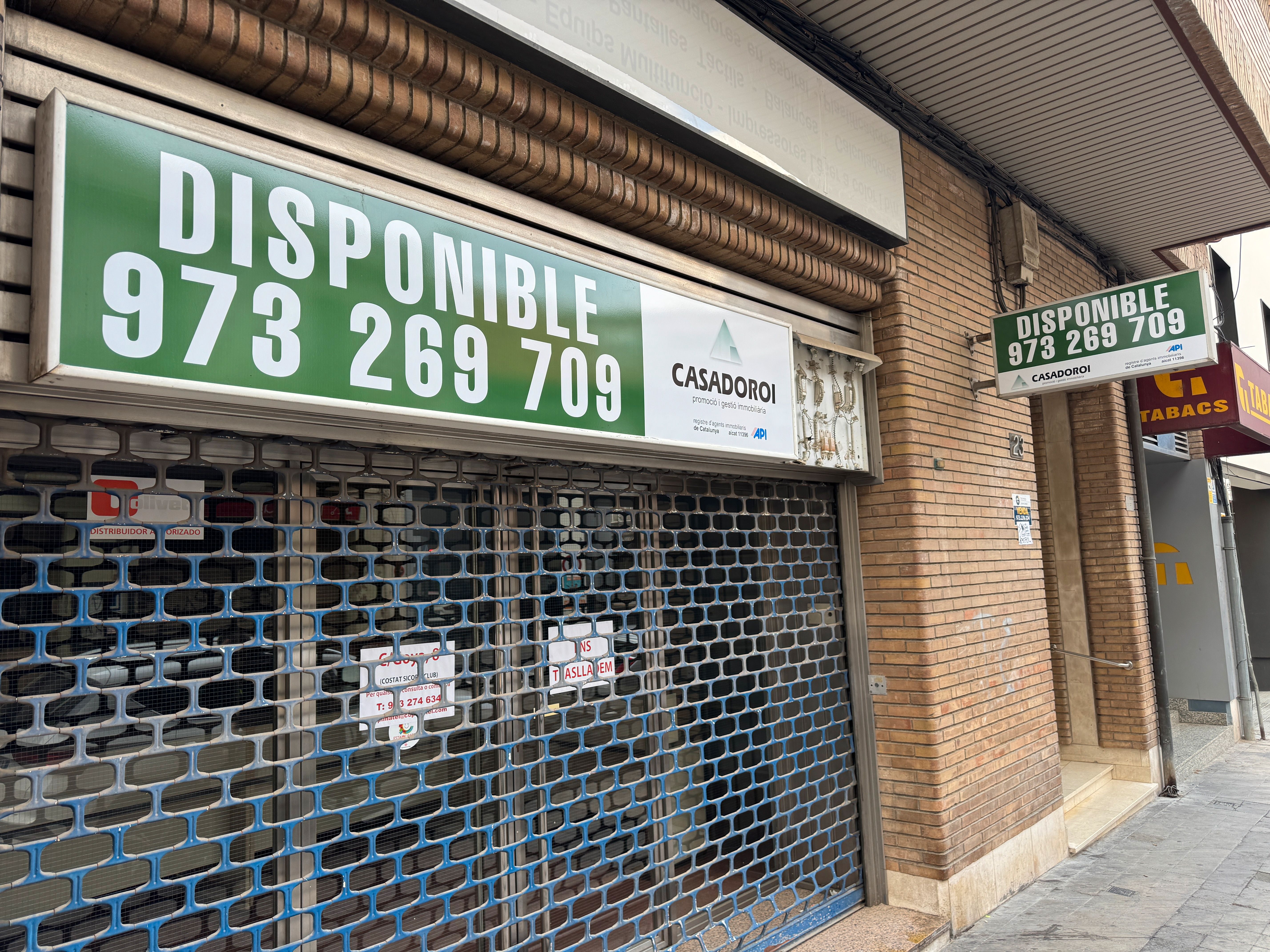 Local de lloguer a Carrer Acadèmia, 23, Instituts - Universitat