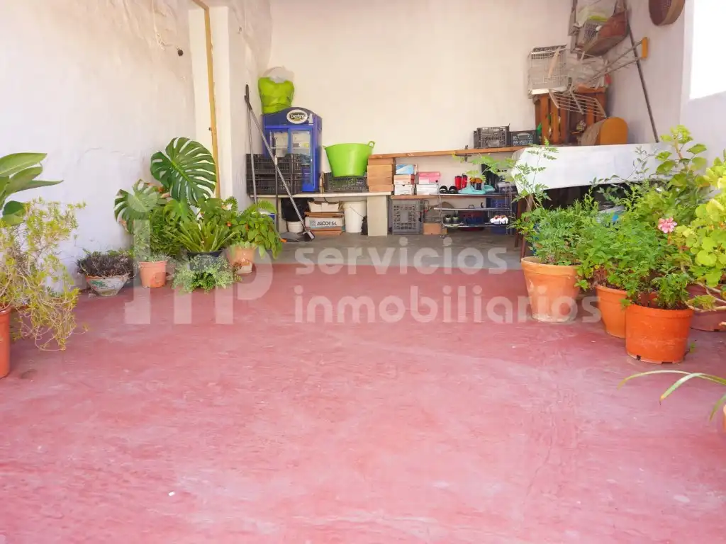 Casa adosada en venta en Benamocarra con Jardín privado, Terraza y Amueblado