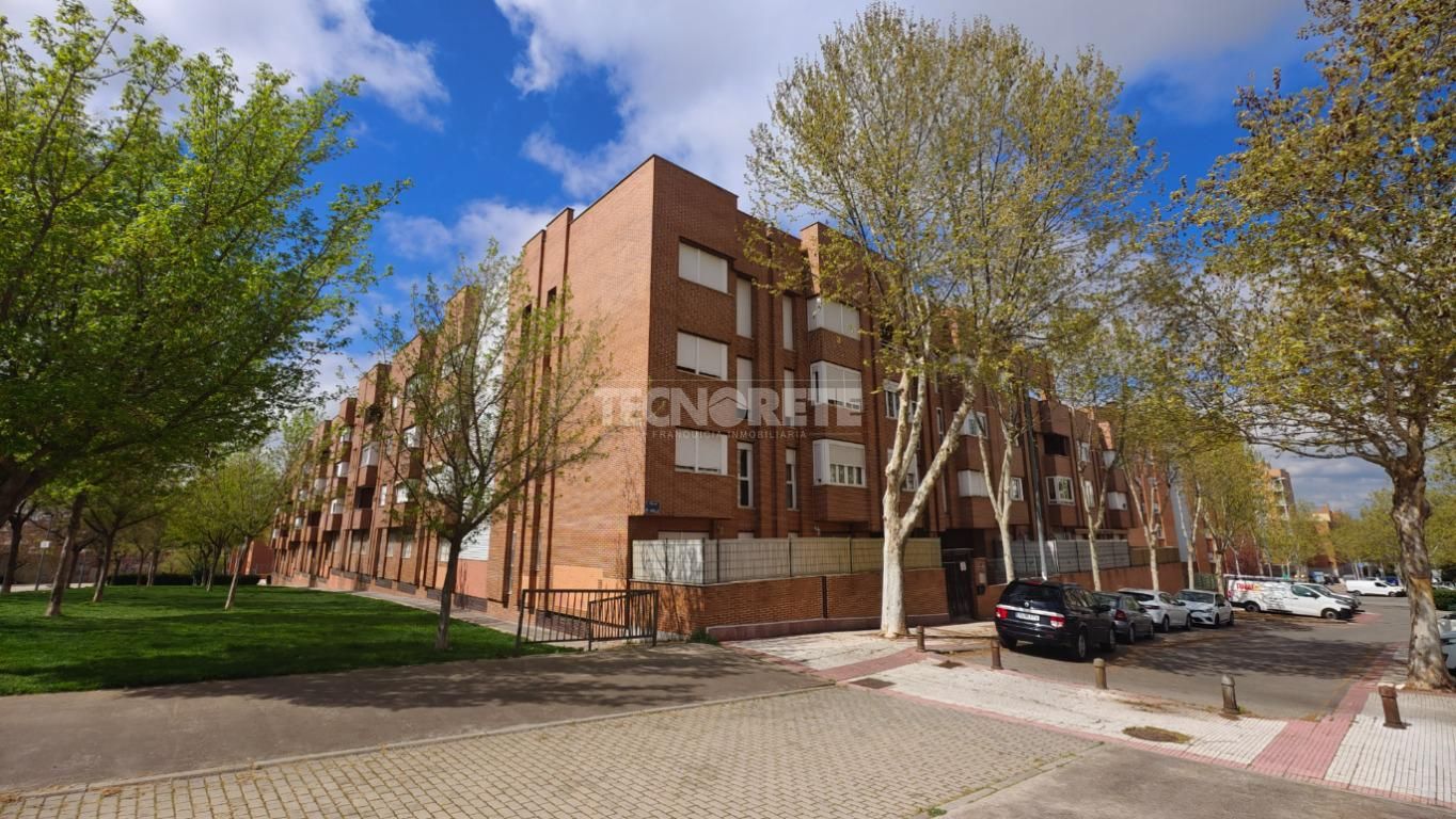 Vista exterior de Pis en venda en Guadalajara Capital amb Aire condicionat, Calefacció i Parquet