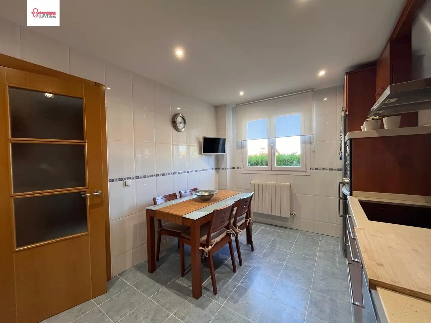 Cocina de Casa adosada en venta en Cardeñajimeno con Calefacción, Jardín privado y Parquet