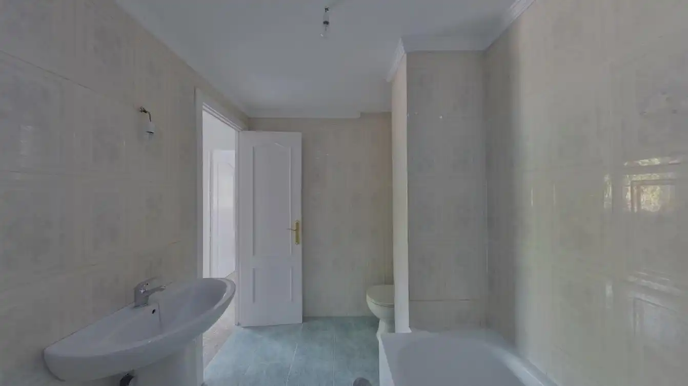 Bathroom of Ground floor for sale in Torremolinos