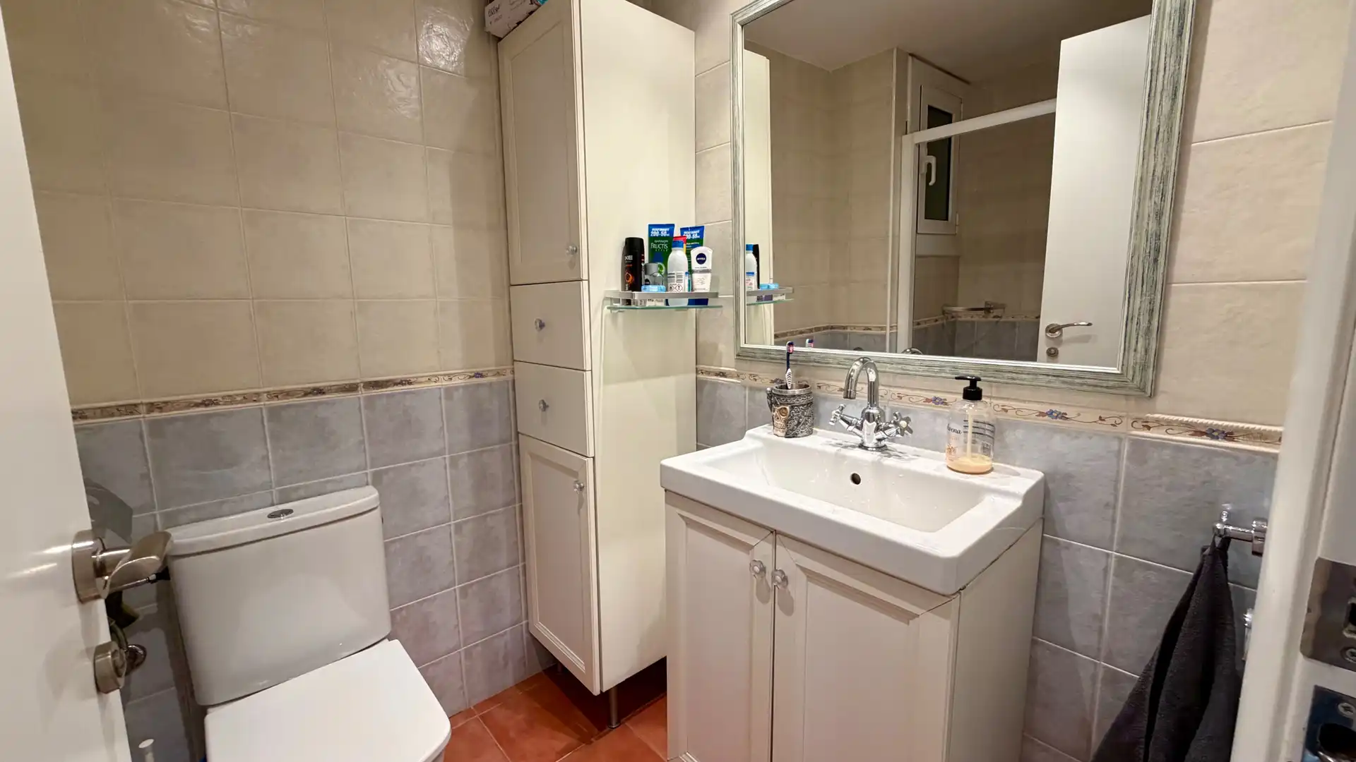 Bathroom of Flat for sale in Cornellà de Llobregat  with Balcony