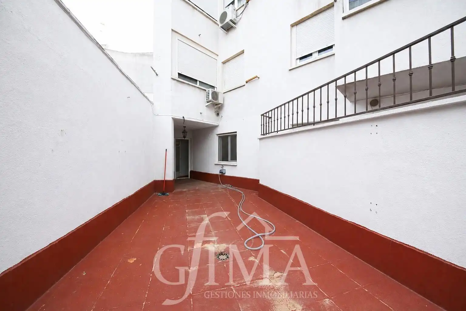 Vista exterior de Piso en venta en Tomelloso con Calefacción