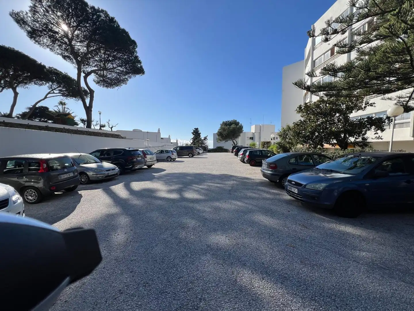 Aparcament de Apartament de lloguer en Mijas amb Jardí privat