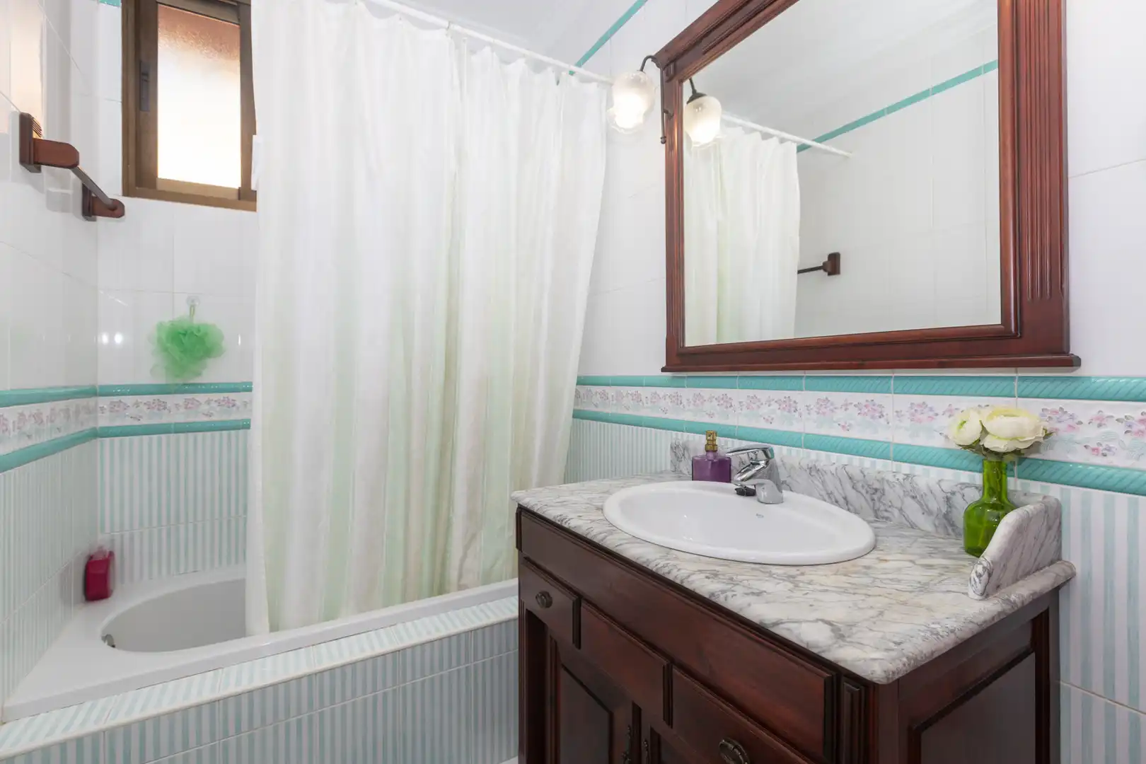 Bathroom of Houses for sale in Málaga  with Air Conditioner, Private garden and Terrace