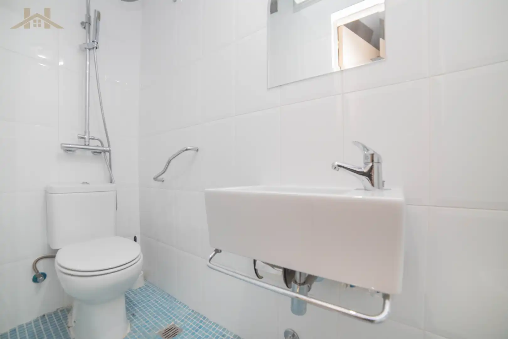 Baño de Casa adosada en venta en El Tiemblo  con Aire acondicionado, Calefacción y Jardín privado