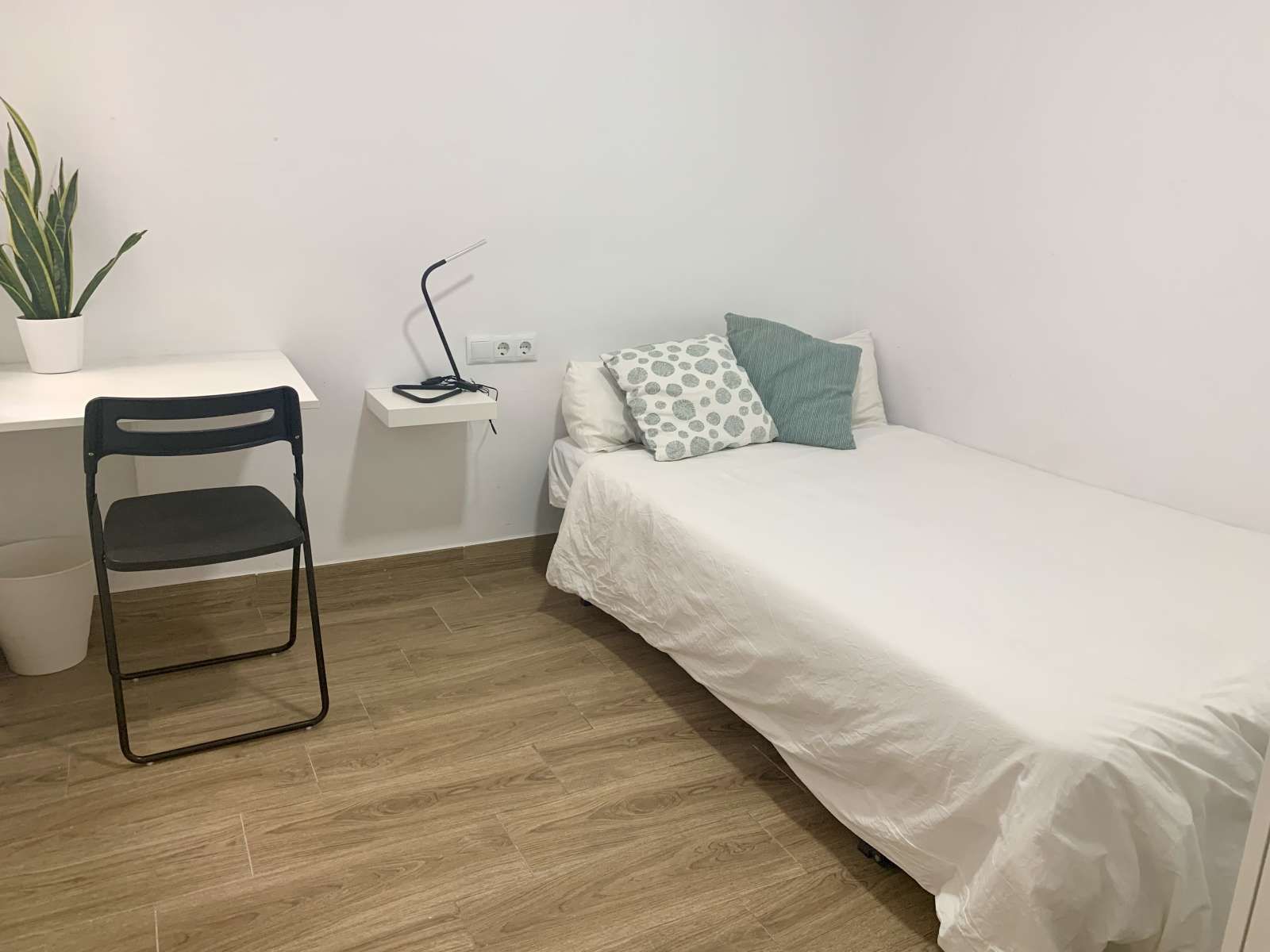 Flat to share in Collblanc