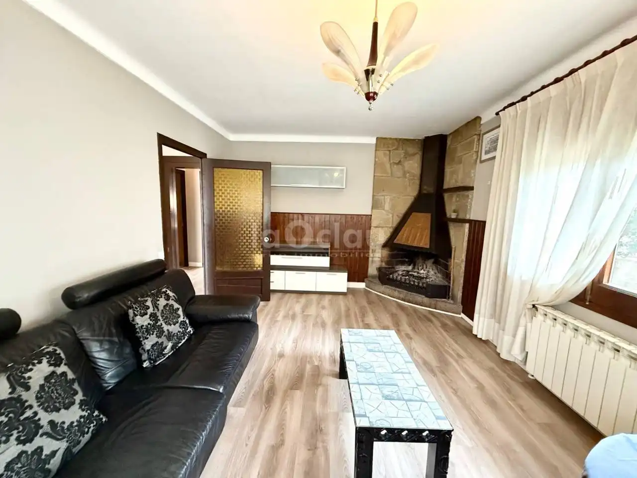 Sala d'estar de Casa o xalet en venda en L'Estany amb Calefacció i Terrassa