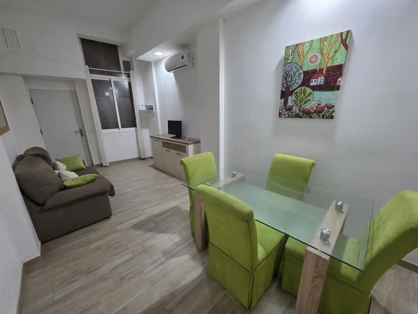 Living room of Apartments for sale in Sevilla  with Air Conditioner