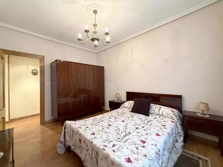 Bedroom of Flat for sale in Vitoria - Gasteiz  with Heating, Storage room and Furnished