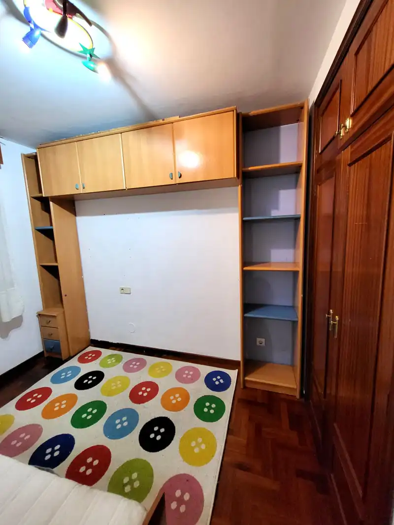 Bedroom of Flat for rent in Vigo   with Heating, Parquet flooring and Storage room