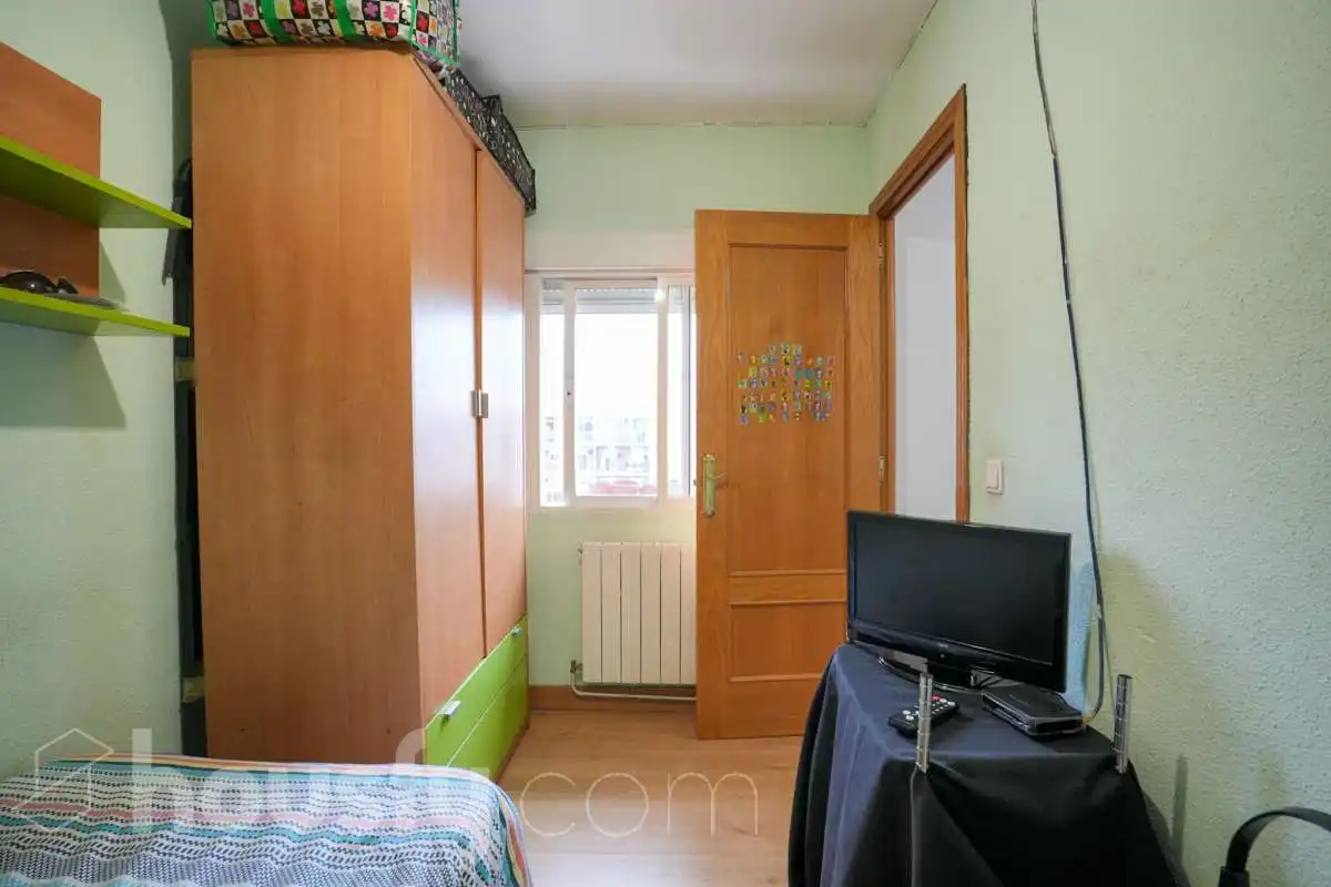 Habitación de Piso en venta en Madrid con Calefacción, Terraza y Balcón