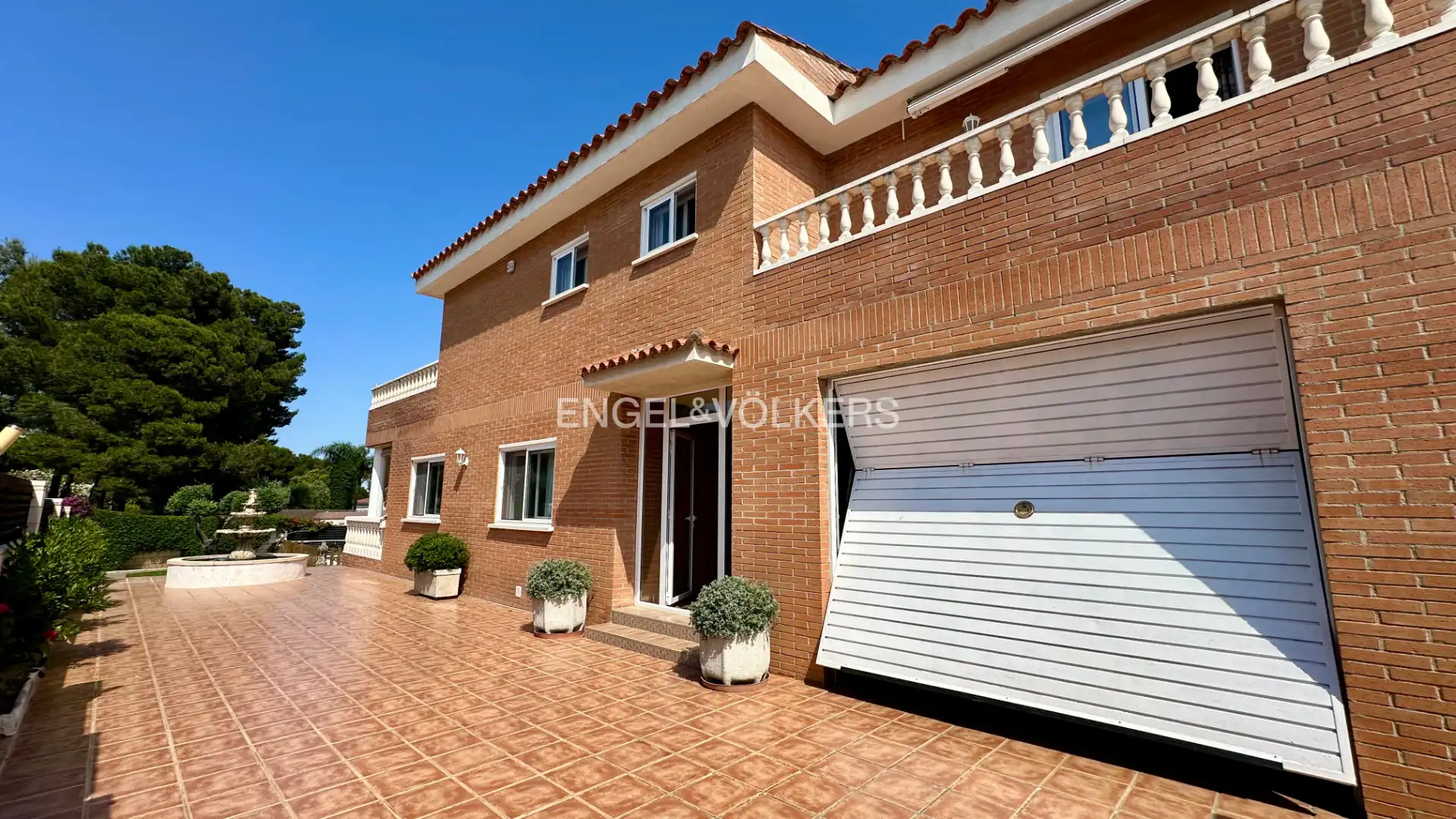 Vista exterior de Casa o xalet en venda en Almoster amb Aire condicionat, Calefacció i Jardí privat