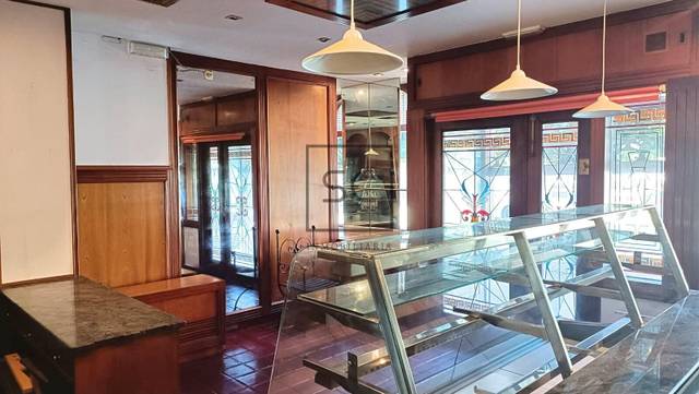 Local comercial en Alquiler en Porta Nova