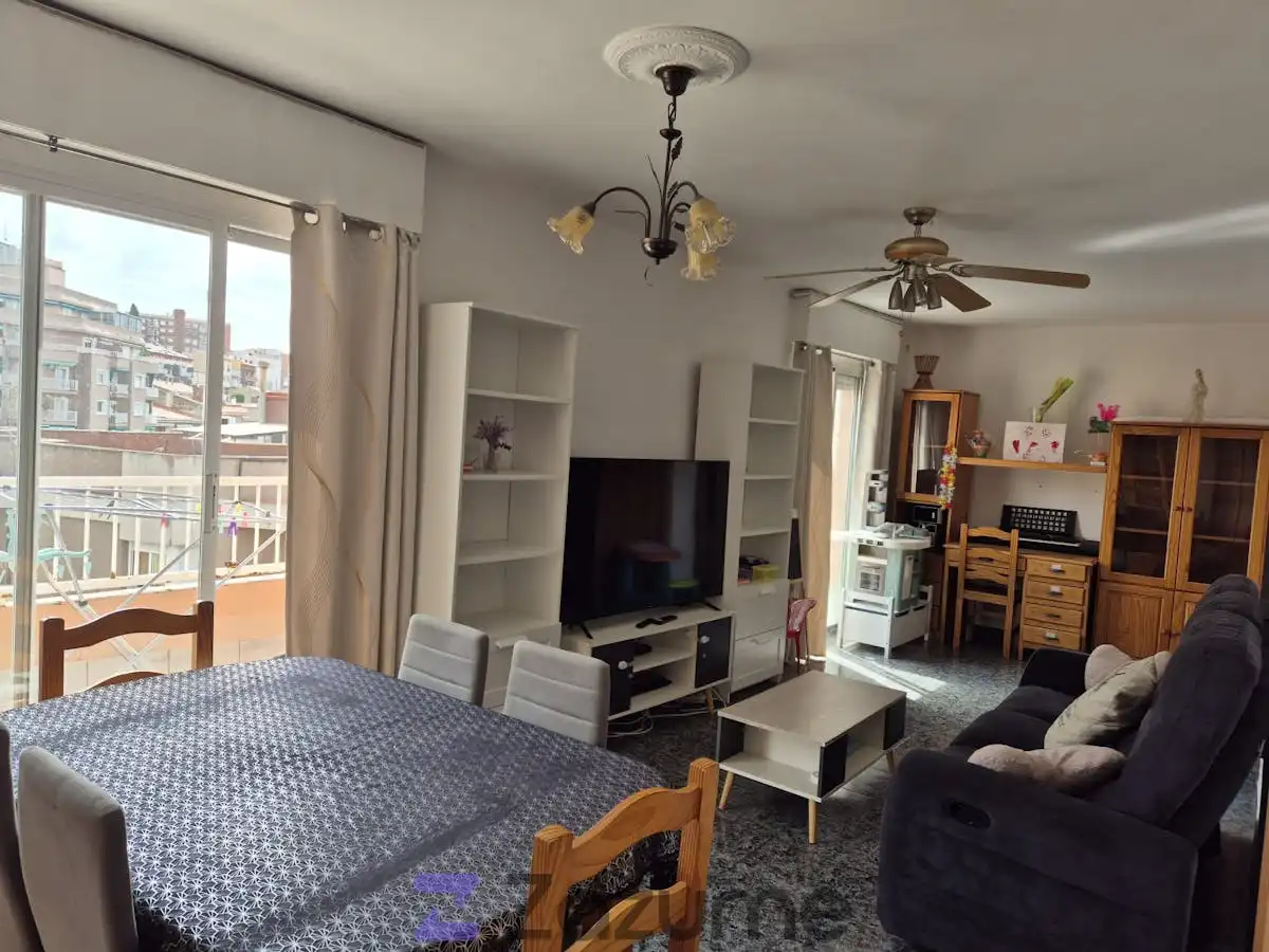 Dachboden zur Miete in Passeig de Pau Claris, Centre