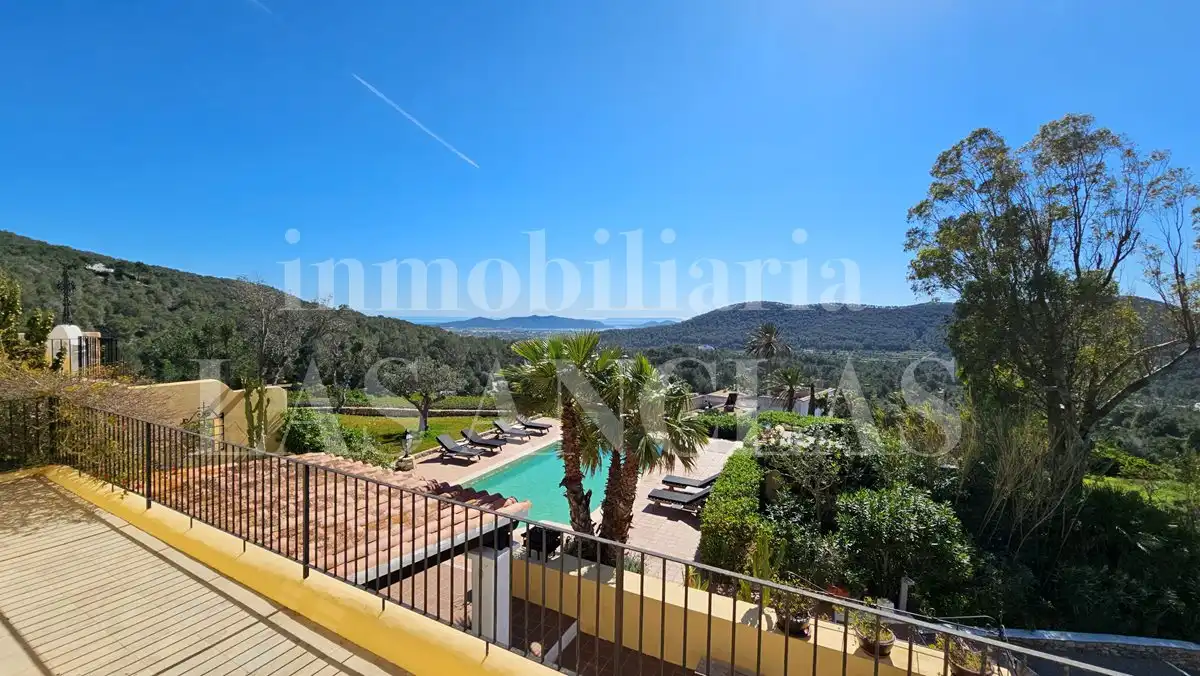Casa rústica con piscina en venta en Sant Josep