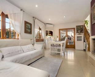 Living room of House or chalet for sale in Sant Cugat del Vallès  with Air Conditioner, Terrace and Swimming Pool