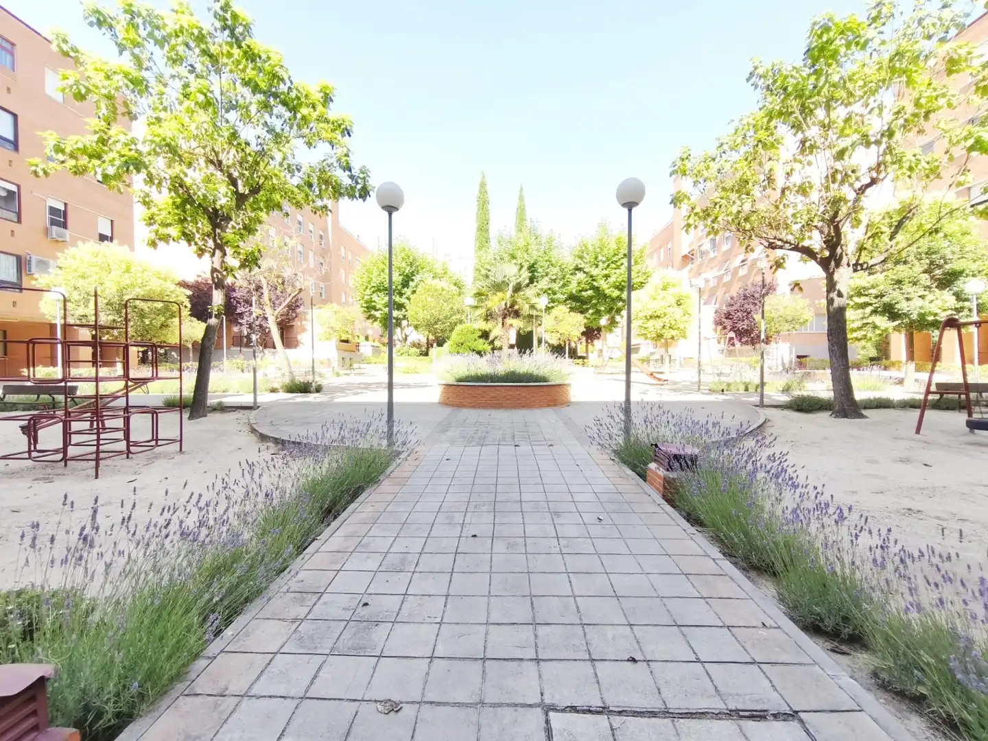 Vista exterior de Pis en venda en Leganés amb Aire condicionat, Calefacció i Jardí privat