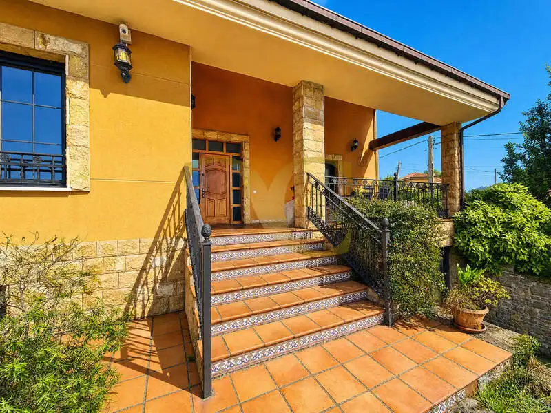 Exterior view of Houses for sale in Gijón   with Heating, Private garden and Terrace