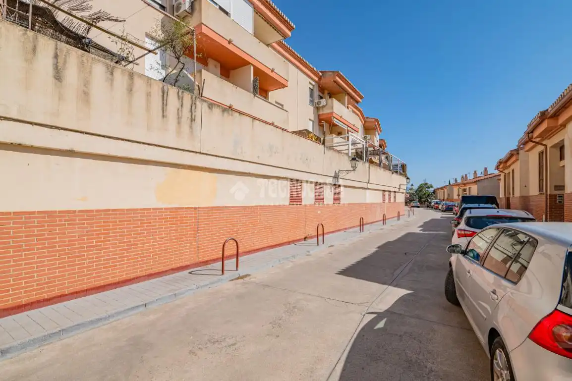 Vista exterior de Piso en venta en Cenes de la Vega