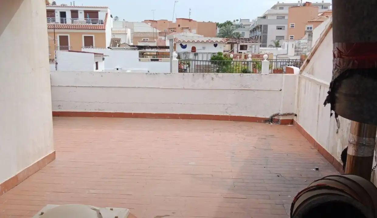 Terrassa de Local de lloguer en Dénia