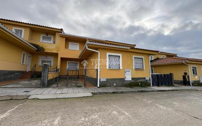 Exterior view of Single-family semi-detached for sale in Velada