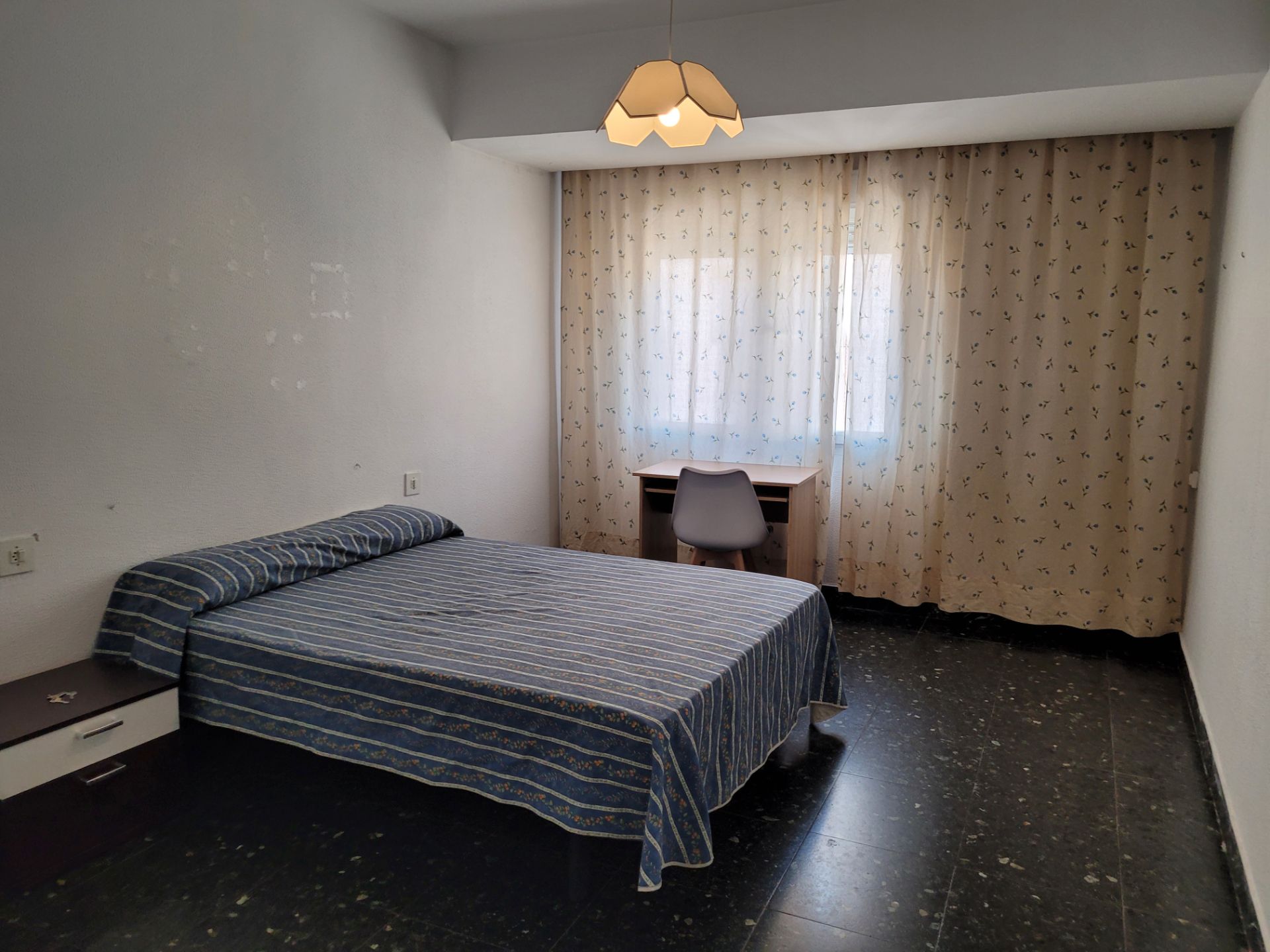 Bedroom of Flat to rent in Cuenca Capital  with Heating, Furnished and Oven