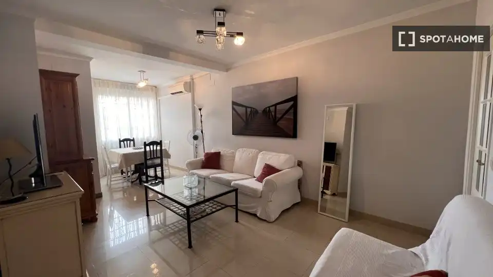 Room in La Calzada - La Florida