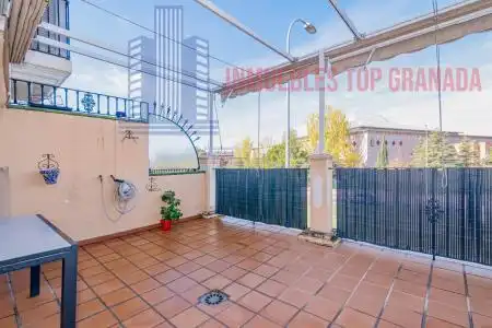 Dúplex en venta en Torre de Comares, Barrio de Zaidín