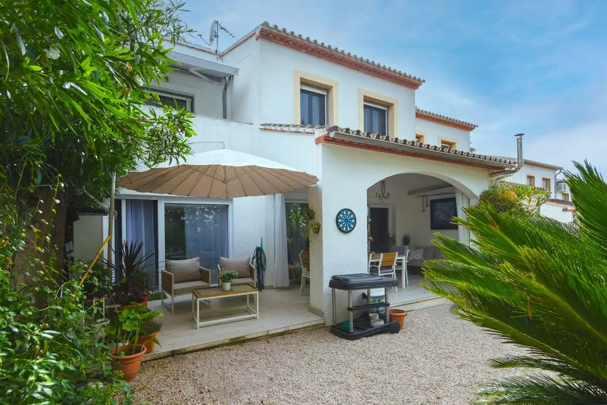 Reihenhaus mit Pool zum Verkauf in Pedreguer