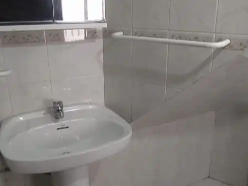 Bany de Casa o xalet en venda en Casco antiguo - Convento - Caldereto