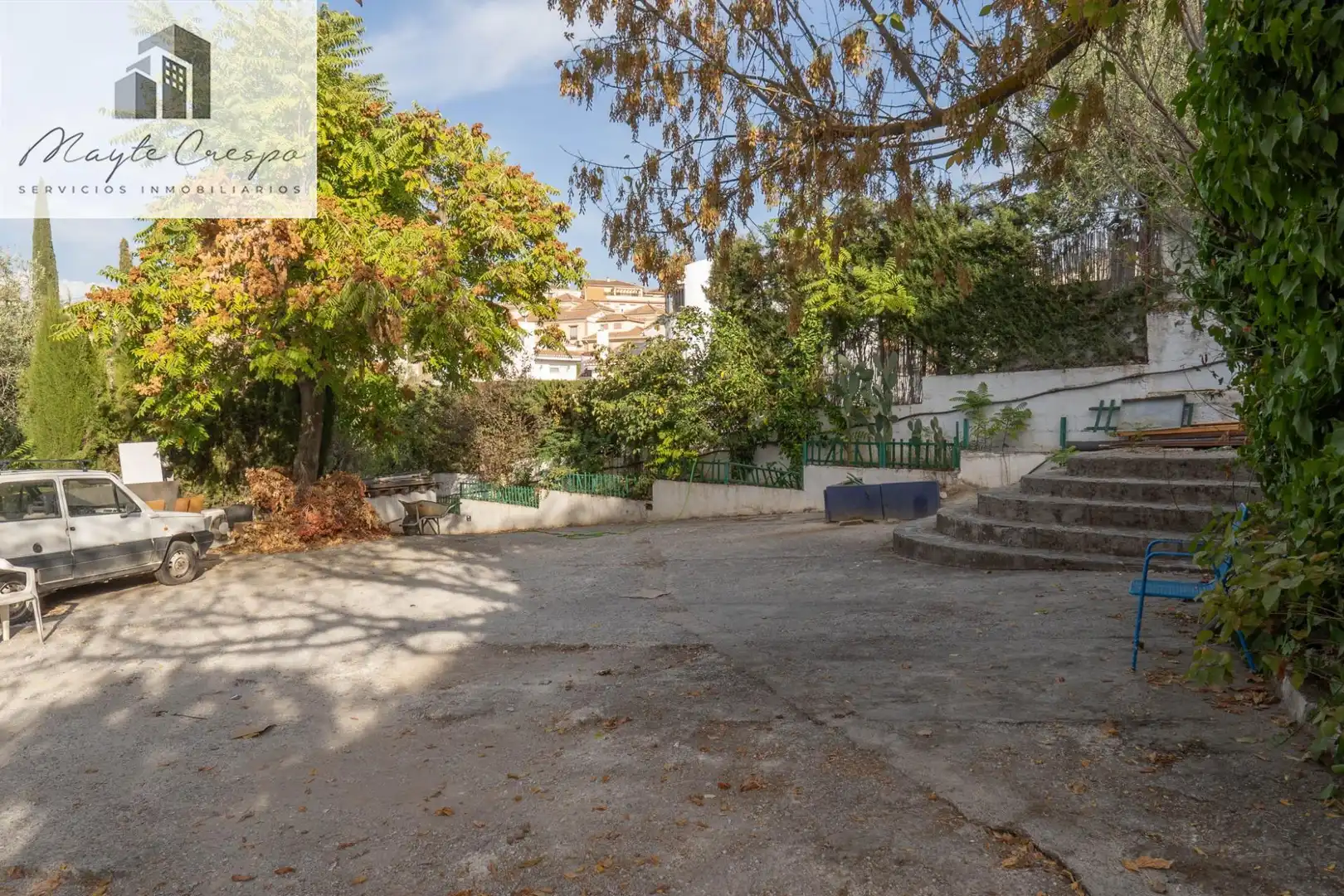 Vista exterior de Casa o xalet en venda en La Zubia amb Calefacció, Jardí privat i Terrassa