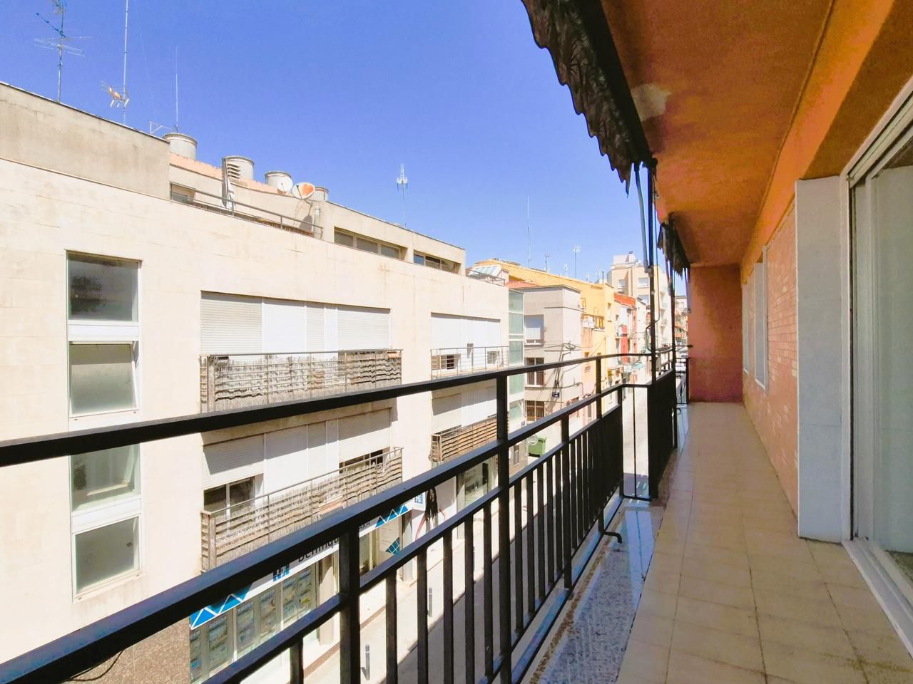 Flat for sale in Carrer ďIreneu, Ca n'Aurell, Ponent, Terrassa