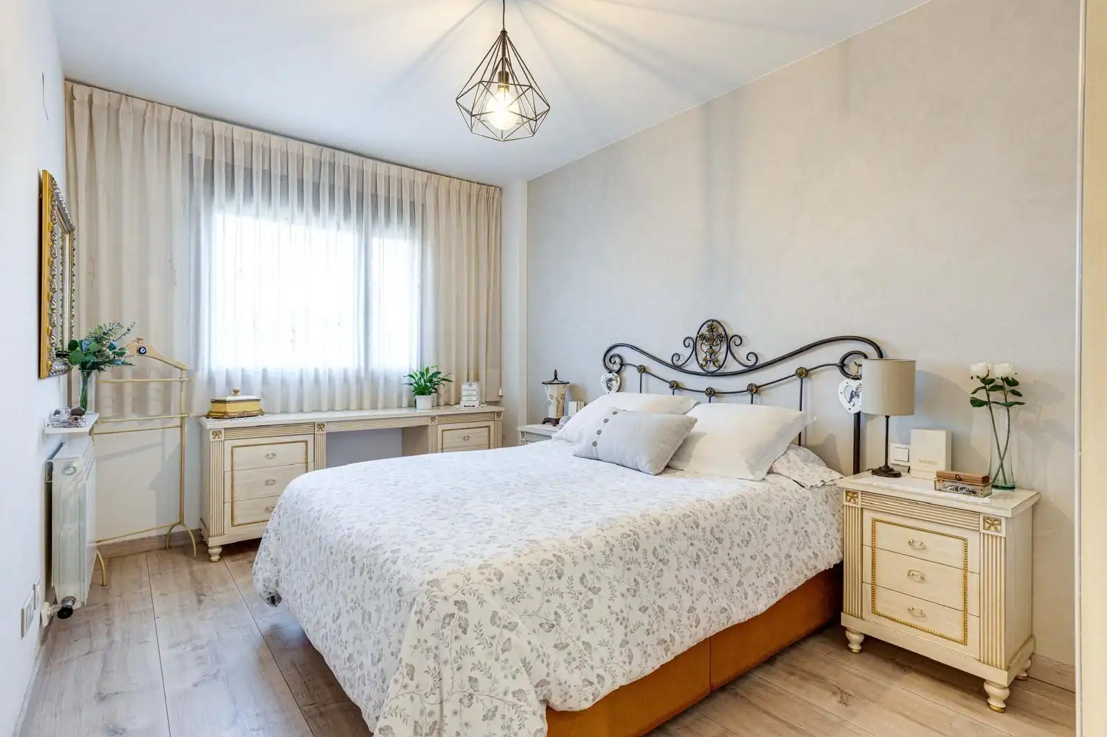 Bedroom of Flat for sale in Sant Joan Despí  with Air Conditioner, Heating and Private garden