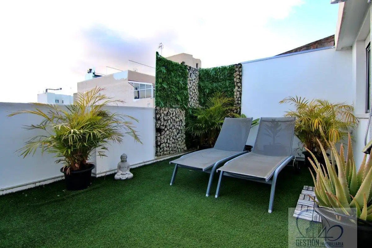 Terraza de Ático en venta en Santa Cruz de Tenerife con Trastero, Amueblado y Alarma