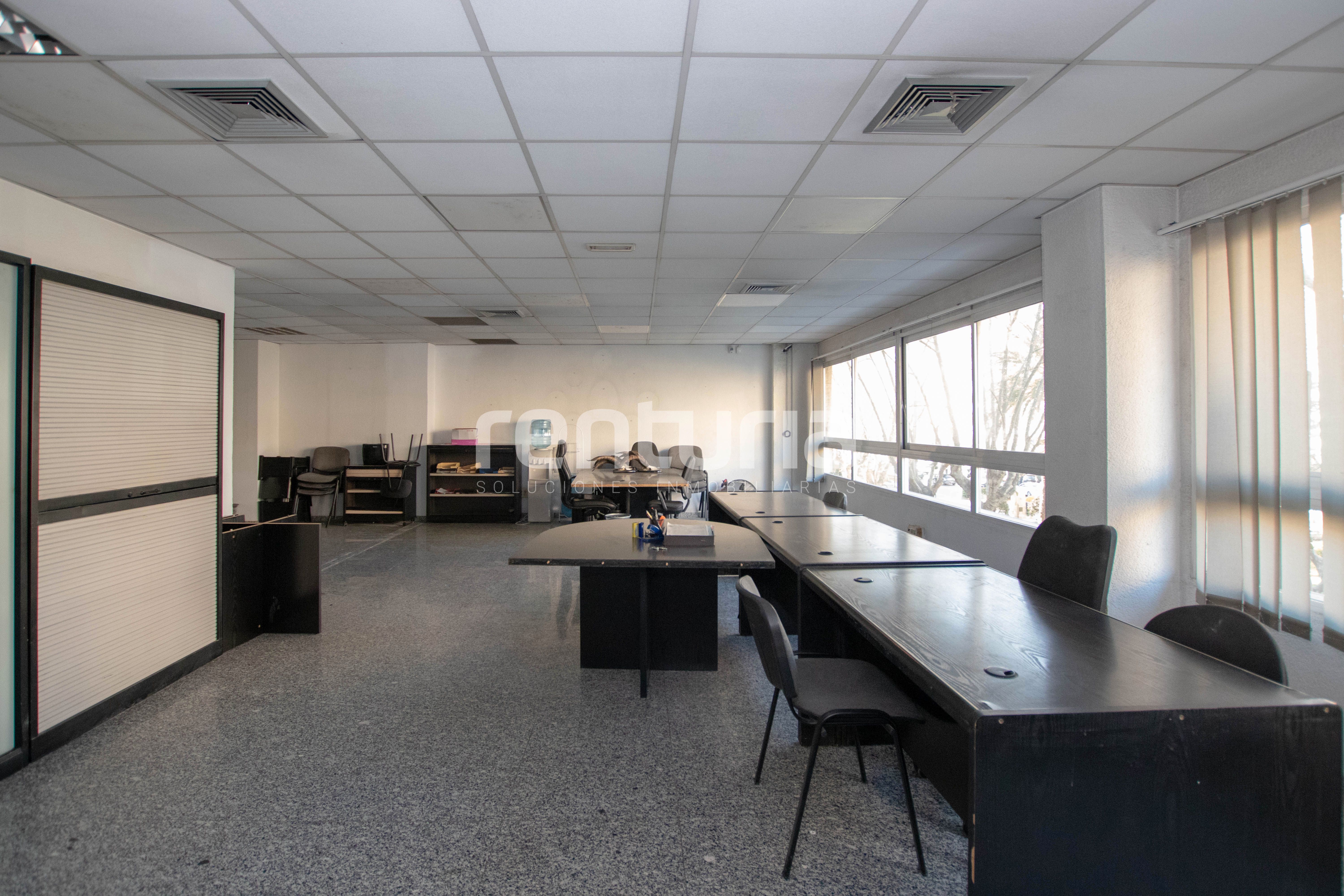 Office for sale in  Valencia Capital  with Air Conditioner