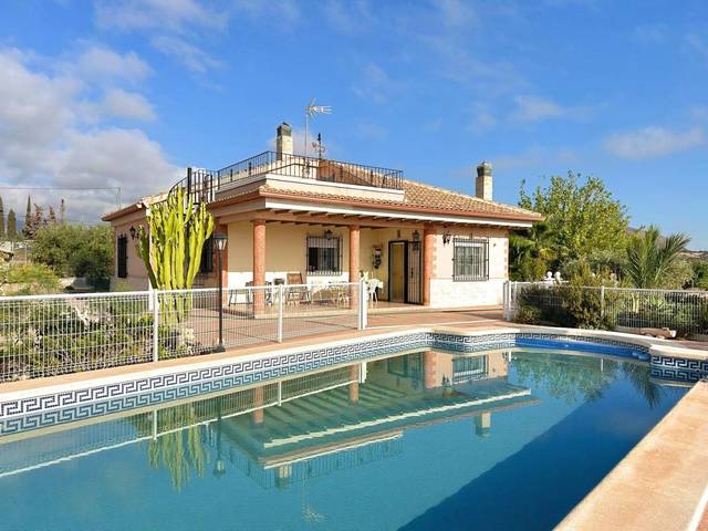 Casa-chalet en Venta en Partida HORNA BAJA en Novelda