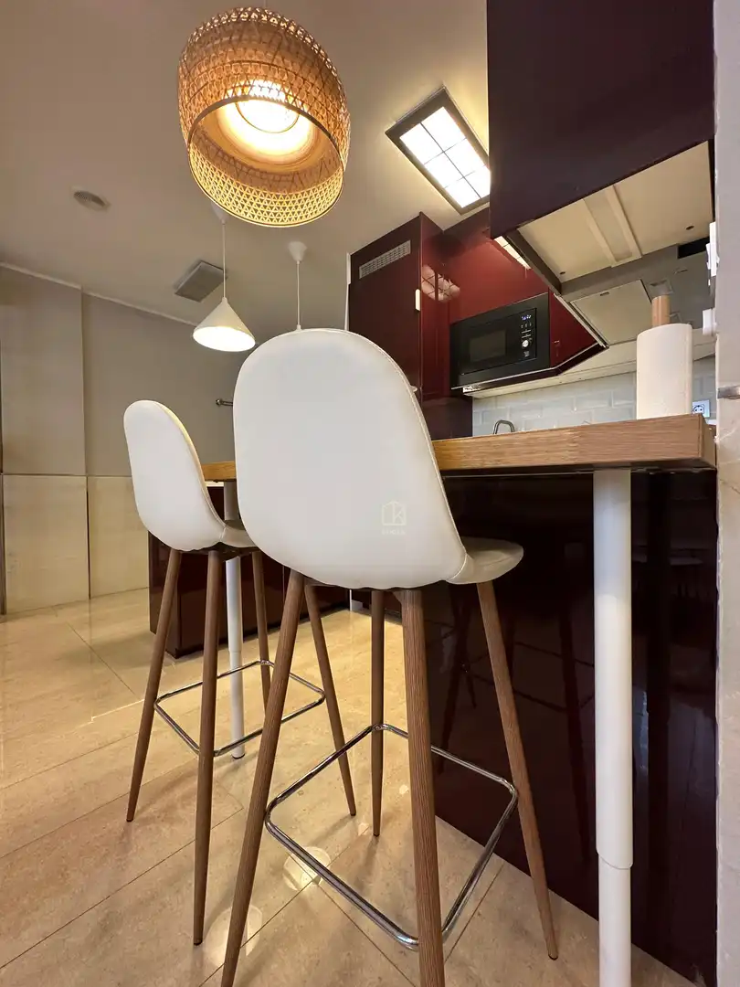 Flat for rent in Oviedo - Calle Tomás Crespo Frígilis, La Ería