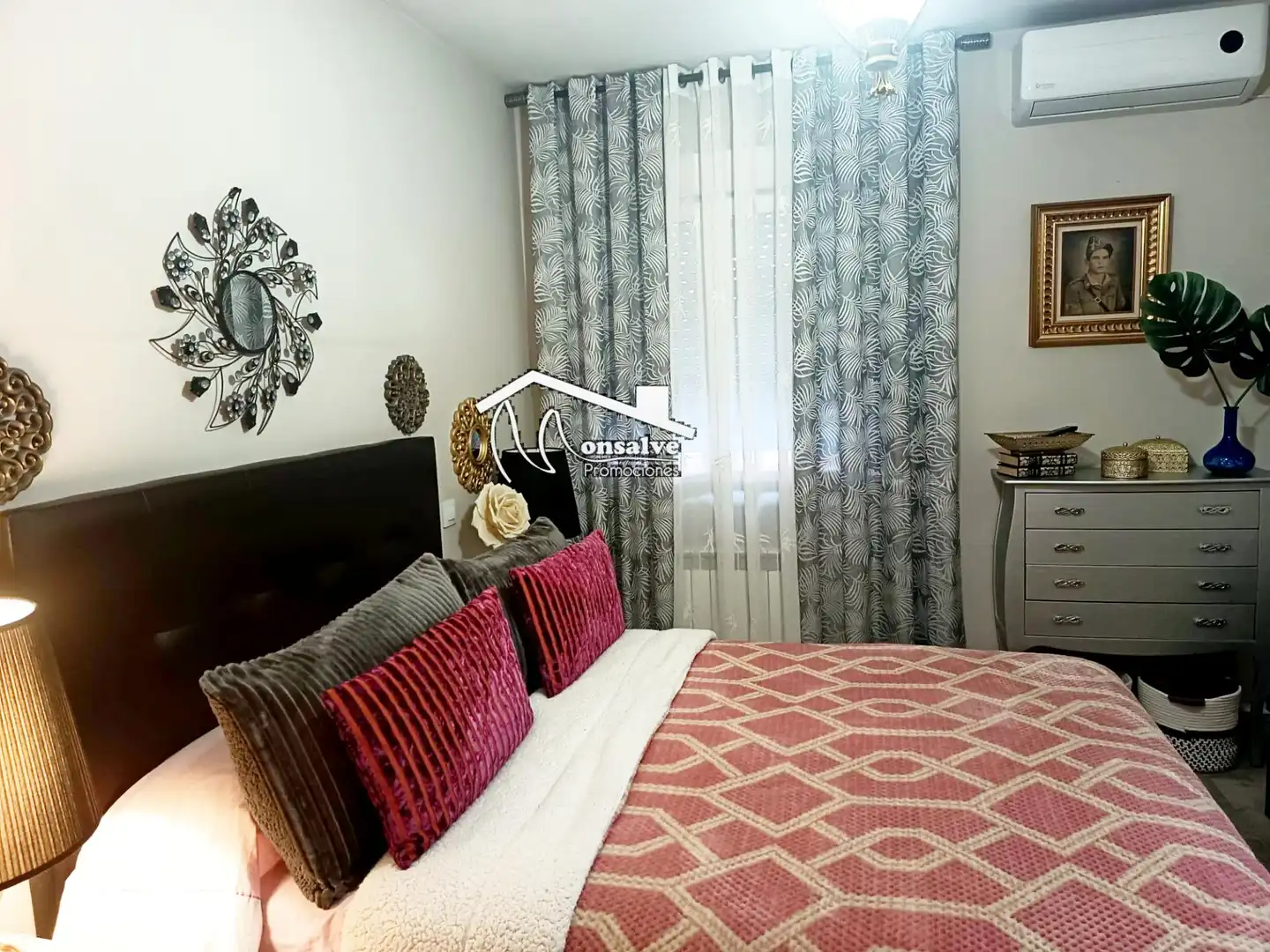 Habitación de Casa adosada en venta en Yeles con Aire acondicionado, Calefacción y Jardín privado