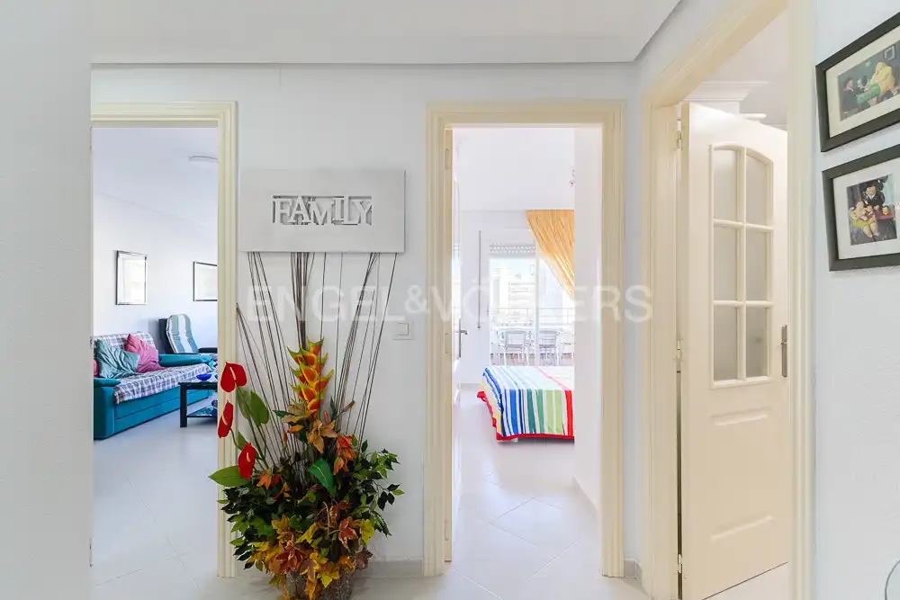 Wohnung zum Verkauf in Valencia mit Heizung, Privatgarten und Terrasse