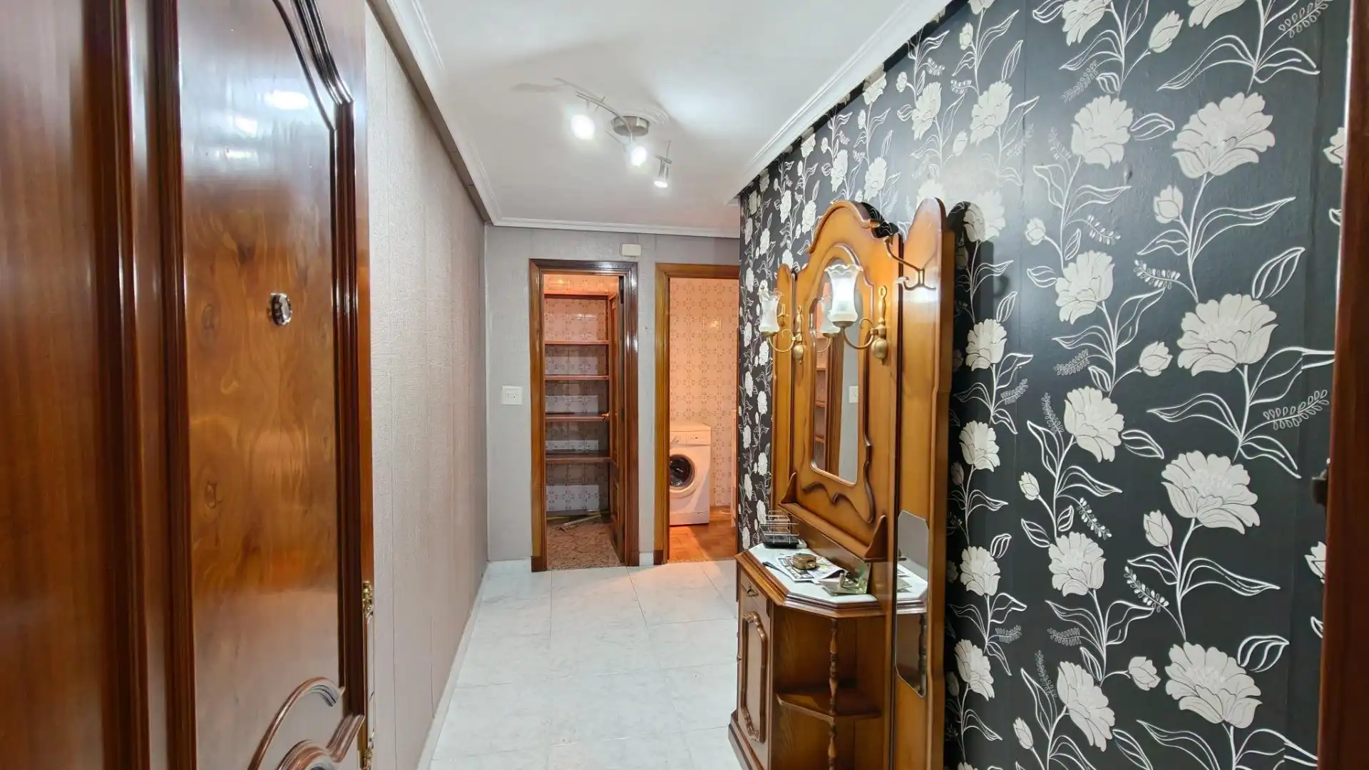 Piso en venta en Oviedo  con Calefacción y Amueblado