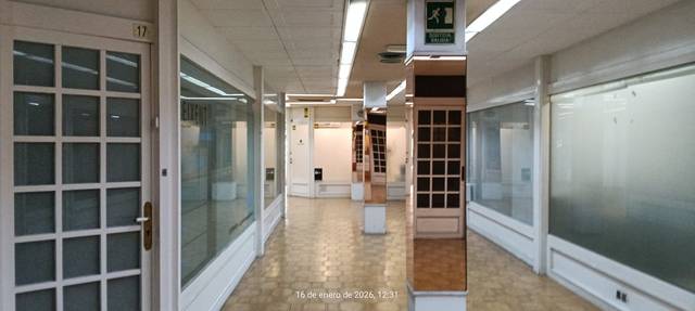 Local comercial en Alquiler en Carrer de Joan Güell, 186 en Barri de les Corts